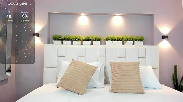 LunnaBlake online show from 10-11-25, 03:51