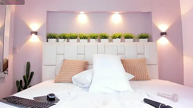 LunnaBlake online show from 02-20-26, 06:26