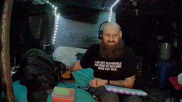 Snapshot of Cowboy815 chatting on 12-21-25, 02:24 Cowboy815 online show from 12-21-25, 02:24