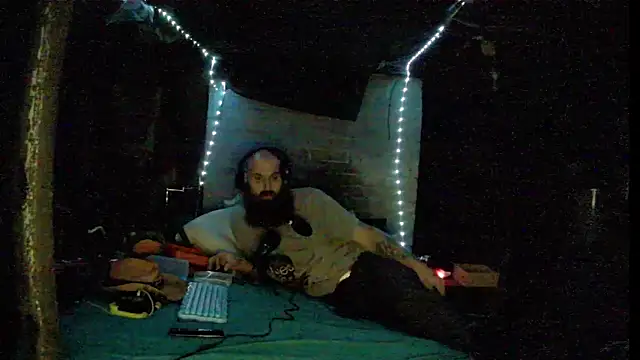 Snapshot of Cowboy815 chatting on 12-22-25, 05:40 Cowboy815 online show from 12-22-25, 05:40