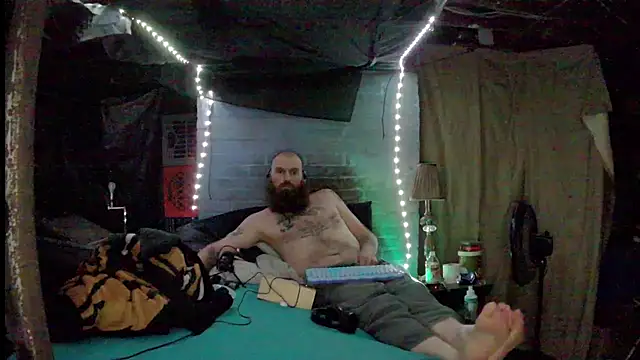 Snapshot of Cowboy815 chatting on 11-25-25, 10:37 Cowboy815 online show from 11-25-25, 10:37