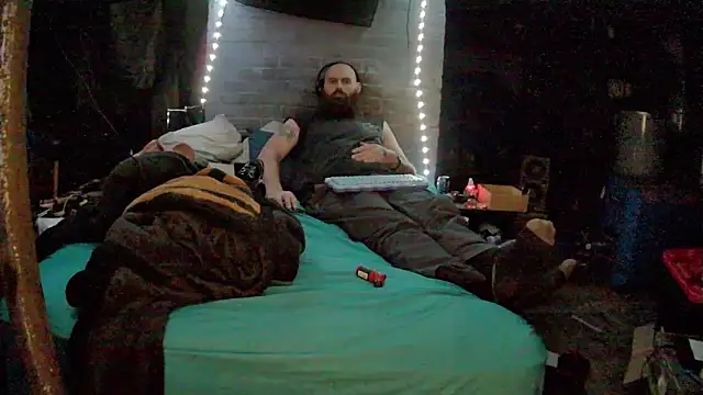 Snapshot of Cowboy815 chatting on 12-20-25, 03:42 Cowboy815 online show from 12-20-25, 03:42