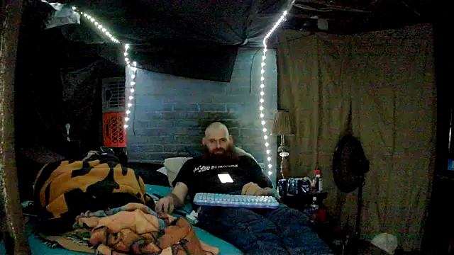 Snapshot of Cowboy815 chatting on 11-23-25, 06:23 Cowboy815 online show from 11-23-25, 06:23