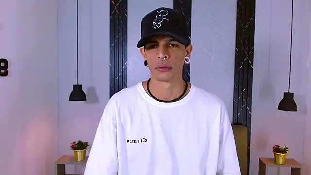 Snapshot of Franvill_Trato chatting on 09-20-25, 07:19 Franvill Trato online show from 09-20-25, 07:19