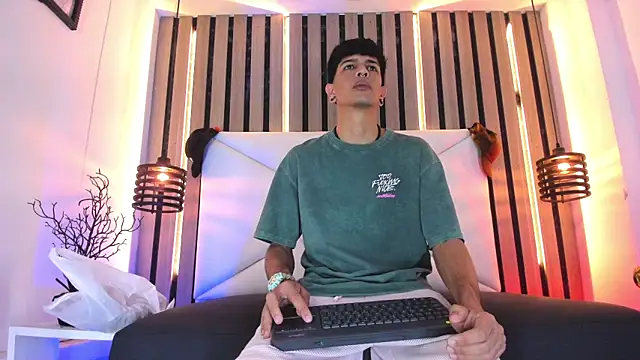 Franvill Trato online show from 12-19-25, 07:49