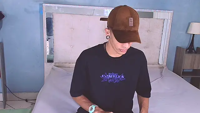 Snapshot of Franvill_Trato chatting on 10-18-25, 12:18 Franvill Trato online show from 10-18-25, 12:18