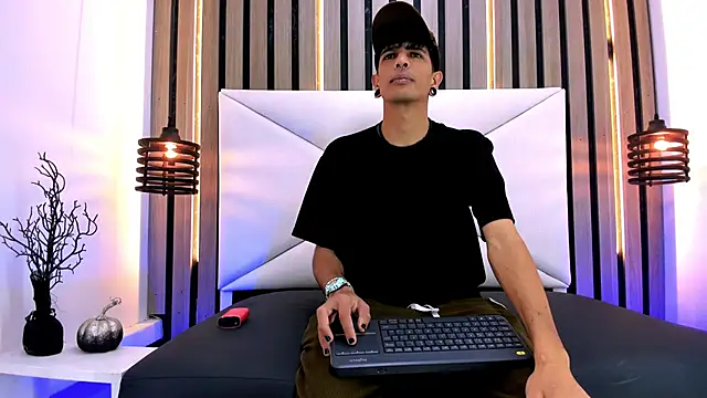 Franvill Trato online show from 10-22-25, 06:40