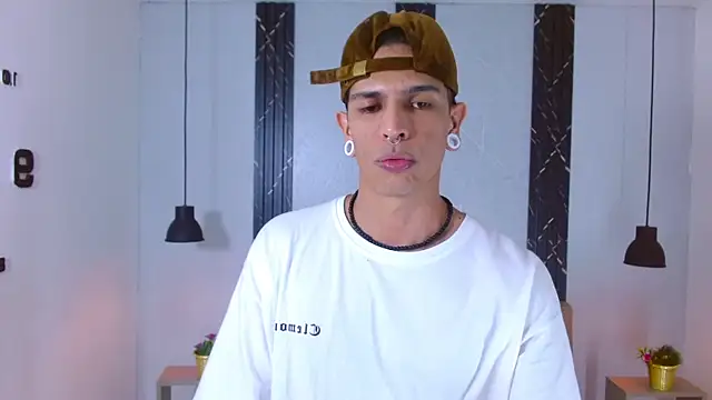 Snapshot of Franvill_Trato chatting on 10-14-25, 06:52 Franvill Trato online show from 10-14-25, 06:52