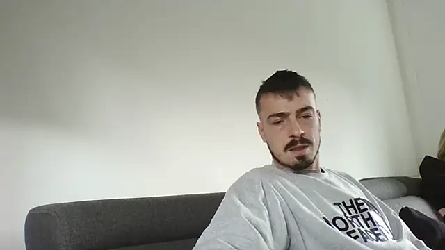 Snapshot of jaycoy22 chatting on 09-15-25, 11:10 jaycoy22 online show from 09-15-25, 11:10