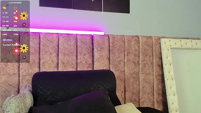 Niicolle Evanss online show from 01-11-26, 12:56