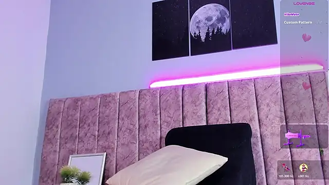 Niicolle Evanss online show from 11-08-25, 07:50