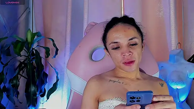 Cristal Gem1 online show from 06-25-26, 07:52