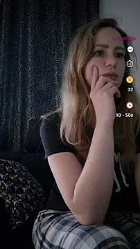 LyraHotty online show from 02-23-26, 06:14