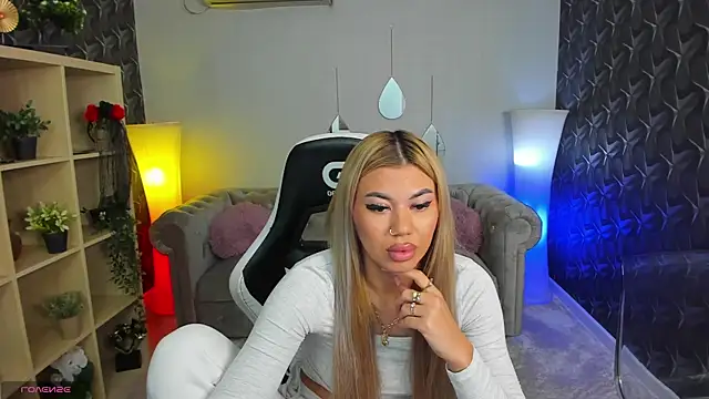 xPuka online show from 12-17-25, 05:18