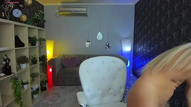 xPuka online show from 09-28-25, 04:14