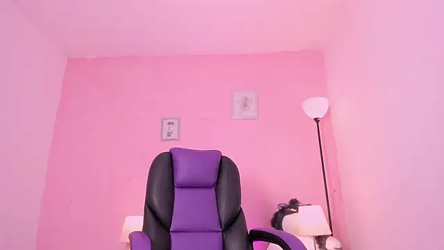 LiaaMoretzz online show from 11-17-25, 03:21