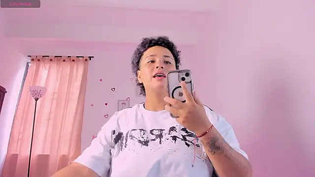 Snapshot of LiaaMoretzz chatting on 02-17-26, 07:33 LiaaMoretzz online show from 02-17-26, 07:33