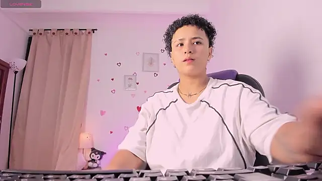 Snapshot of LiaaMoretzz chatting on 02-20-26, 02:30 LiaaMoretzz online show from 02-20-26, 02:30