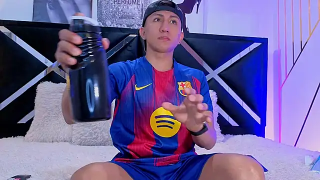 oliver mr  online show from 04-11-26, 08:12