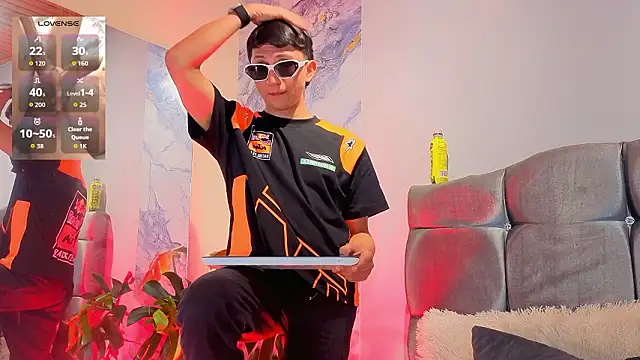 oliver mr  online show from 03-24-26, 08:31