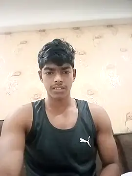 Snapshot of monster_33 chatting on 02-20-26, 01:13 monster 33 online show from 02-20-26, 01:13