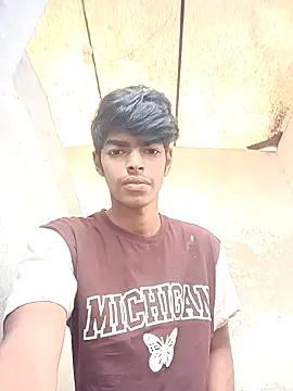 Snapshot of monster_33 chatting on 11-24-25, 03:39 monster 33 online show from 11-24-25, 03:39