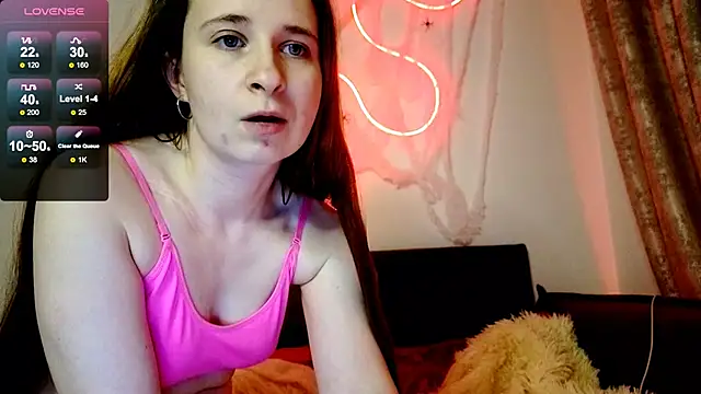 Snapshot of _Linett_ chatting on 10-31-25, 07:54  Linett  online show from 10-31-25, 07:54