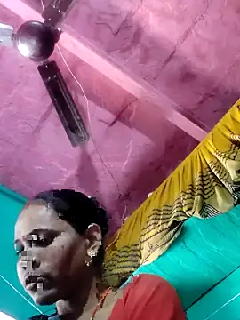 Pooja750 online show from 11-17-25, 05:44