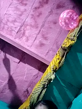 Snapshot of Pooja750 chatting on 03-02-26, 07:43 Pooja750 online show from 03-02-26, 07:43