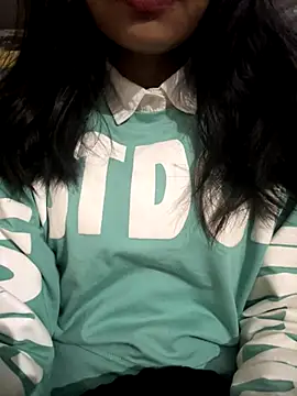 Snapshot of seemujaan chatting on 11-27-25, 02:01 seemujaan online show from 11-27-25, 02:01