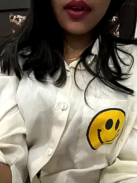 Snapshot of seemujaan chatting on 10-28-25, 03:51 seemujaan online show from 10-28-25, 03:51