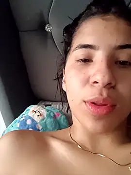 Snapshot of Liagni0 chatting on 10-15-25, 04:48 Liagni0 online show from 10-15-25, 04:48