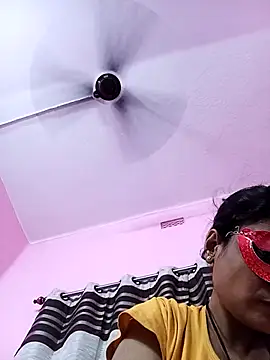 Snapshot of Gullapi chatting on 10-05-25, 07:37 Gullapi online show from 10-05-25, 07:37