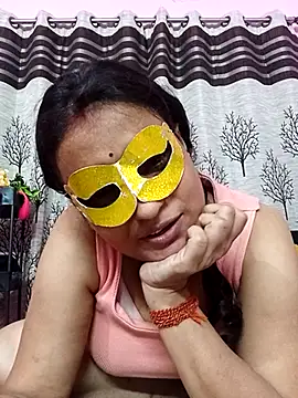 Snapshot of Gullapi chatting on 04-04-26, 04:35 Gullapi online show from 04-04-26, 04:35