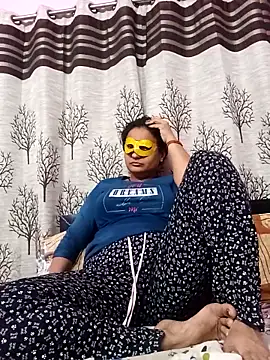 Snapshot of Gullapi chatting on 03-08-26, 02:59 Gullapi online show from 03-08-26, 02:59