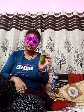 Snapshot of Gullapi chatting on 03-09-26, 03:10 Gullapi online show from 03-09-26, 03:10