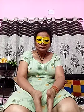 Snapshot of Gullapi chatting on 04-05-26, 04:46 Gullapi online show from 04-05-26, 04:46