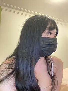 Minnie-2025 online show from 11-05-25, 04:43