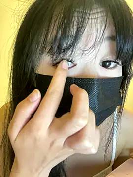 Minnie-2025 online show from 10-16-25, 04:37