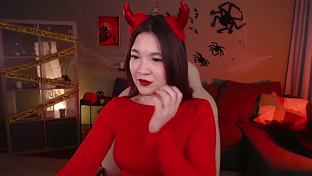 Halle Berrry online show from 10-30-25, 02:04