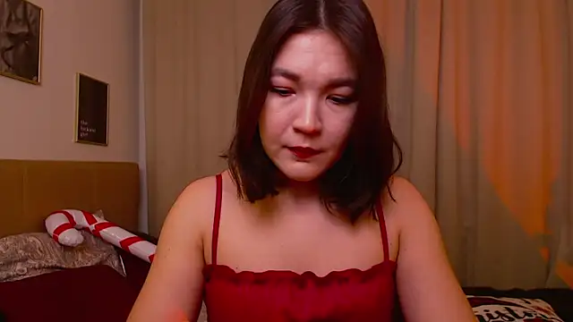 Halle Berrry online show from 12-18-25, 02:10