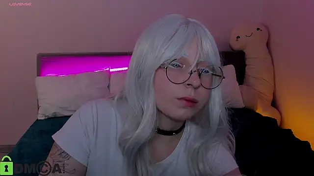 Penny Stanley online show from 11-17-25, 02:48