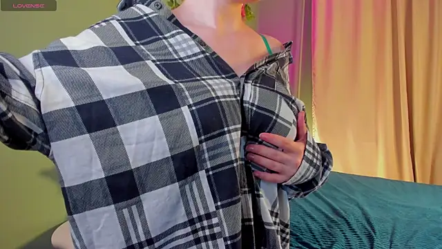 Penny Stanley online show from 10-18-25, 01:51