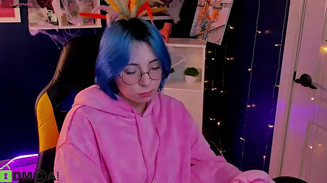 Penny Stanley online show from 10-30-25, 01:37