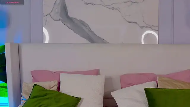 MaryNixon  online show from 07-19-26, 05:38
