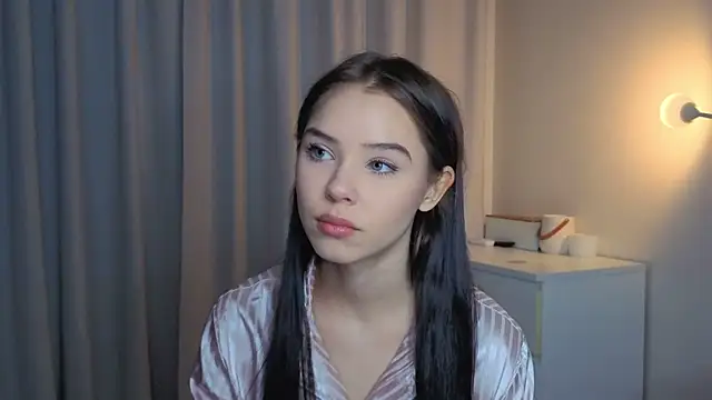 slyshypie online show from 12-17-25, 01:27