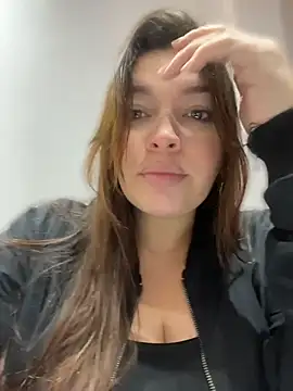 Snapshot of sarahreyess_11 chatting on 05-19-26, 10:22 sarahreyess 11 online show from 05-19-26, 10:22