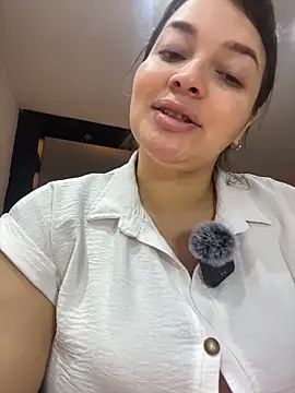 Snapshot of sarahreyess_11 chatting on 03-30-26, 10:39 sarahreyess 11 online show from 03-30-26, 10:39