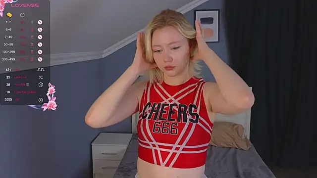 Violet Willis online show from 09-28-25, 03:19