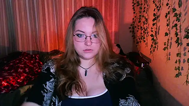 Snapshot of ZayaRush chatting on 09-22-25, 07:47 ZayaRush online show from 09-22-25, 07:47